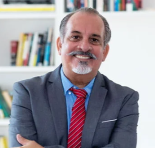 Dr. Roberto Fernández - Especialista en Oftalmología